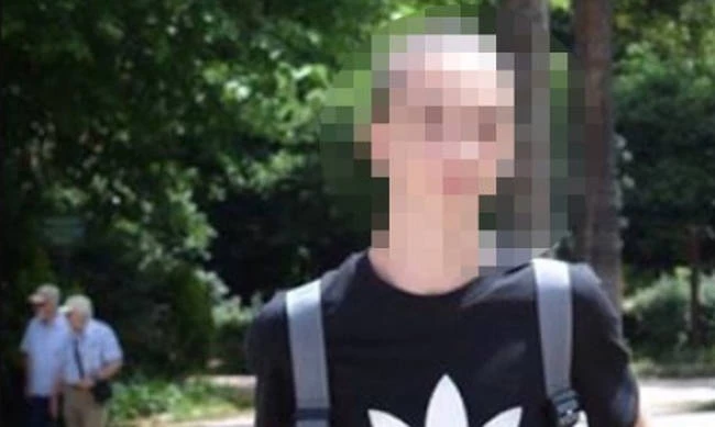 Το μυστήριο τηλεφώνημα με απόκρυψη στον 15χρονο Νίκο λίγο πριν αυτοκτονήσει και ο ξυλοδαρμός του στην πλατεία